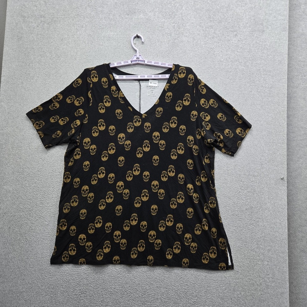 Torrid Women Shirt 4 Black Skull AOP Allover Print V-Neck Pullover Short Sleeve
